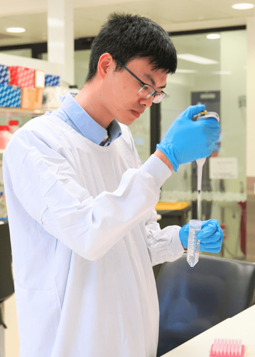 Dr Huan Liao in lab