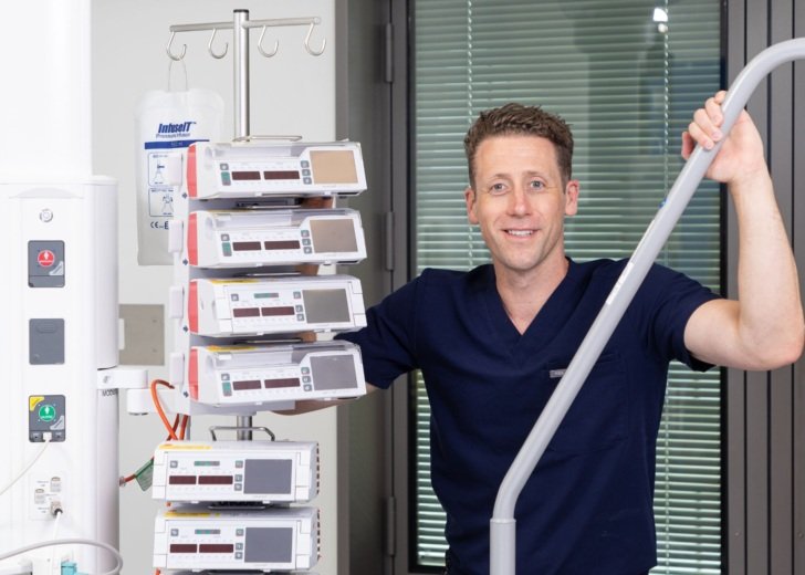 Associate Professor Mark Plummer