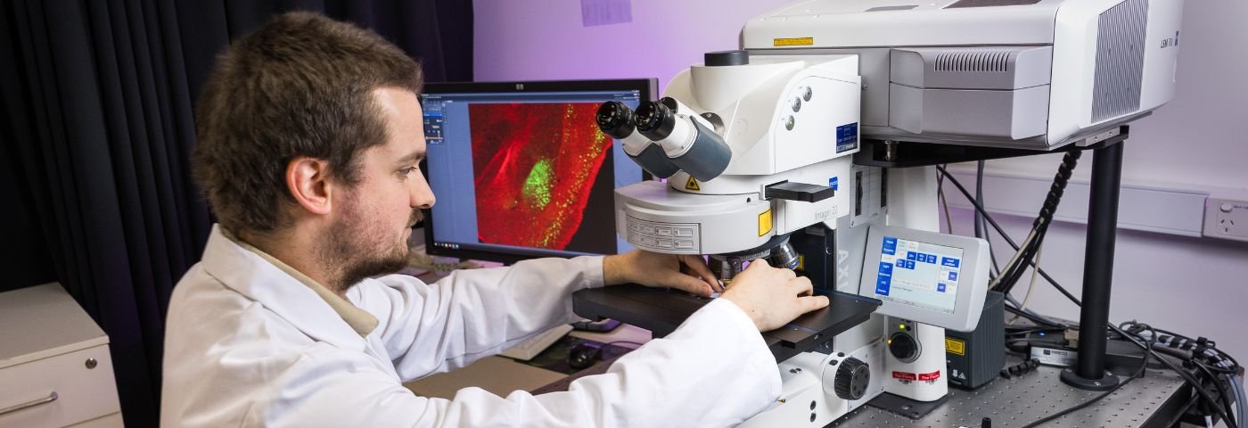Xavier Maddern in lab